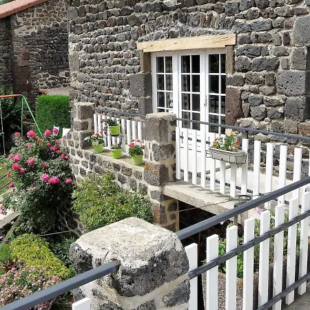 Retraite Champetre Proche Du Puy-en-velay Avec Acces Chemin De Compostelle Et Du Bouchet - Fr-1-582-455 Bed & Breakfast *